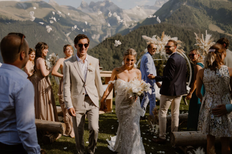 Un mariage épuré à flanc de montagne près d&rsquo;Annecy