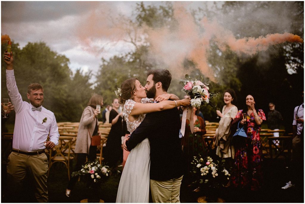 Ceremonie laique mariage boheme dime giverny fumigenes