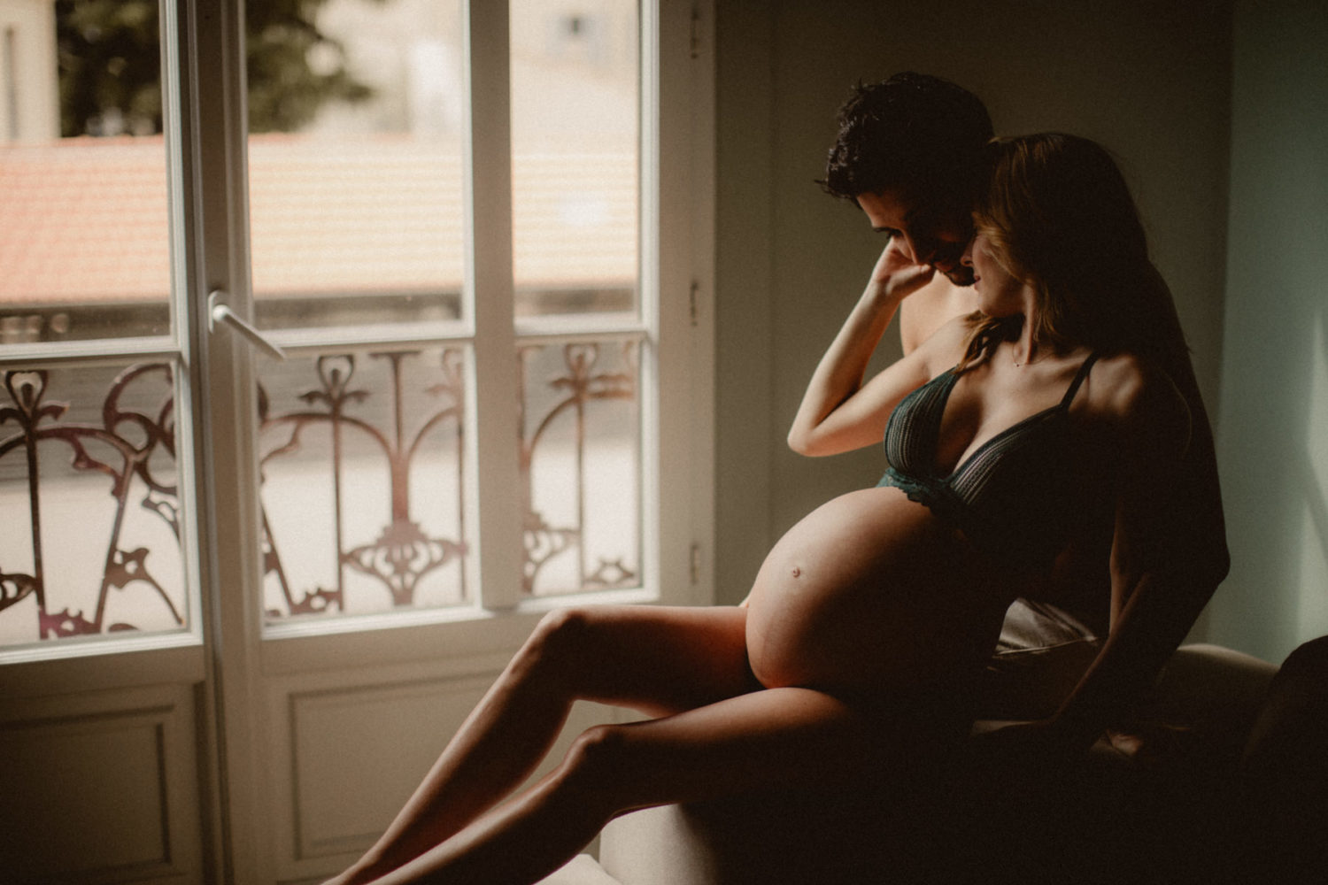 Photographie de grossesse à domicile Alpes Maritimes