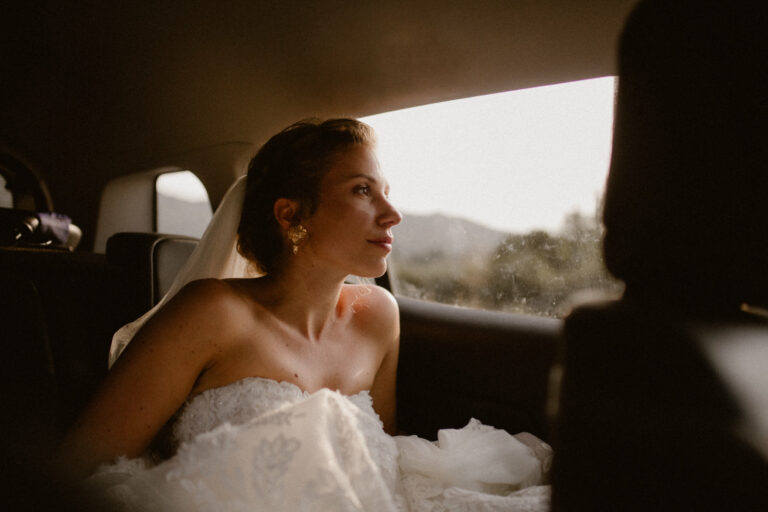 An elegant and modern wedding in Corsica