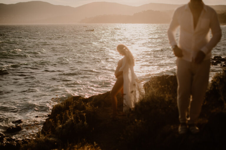 A pregnancy session in the bay of Saint Tropez
