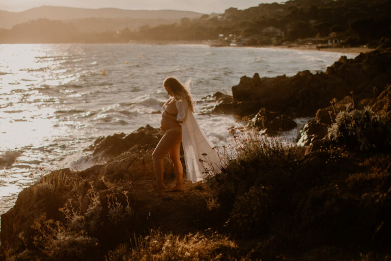 Une séance grossesse sous le mistral varois