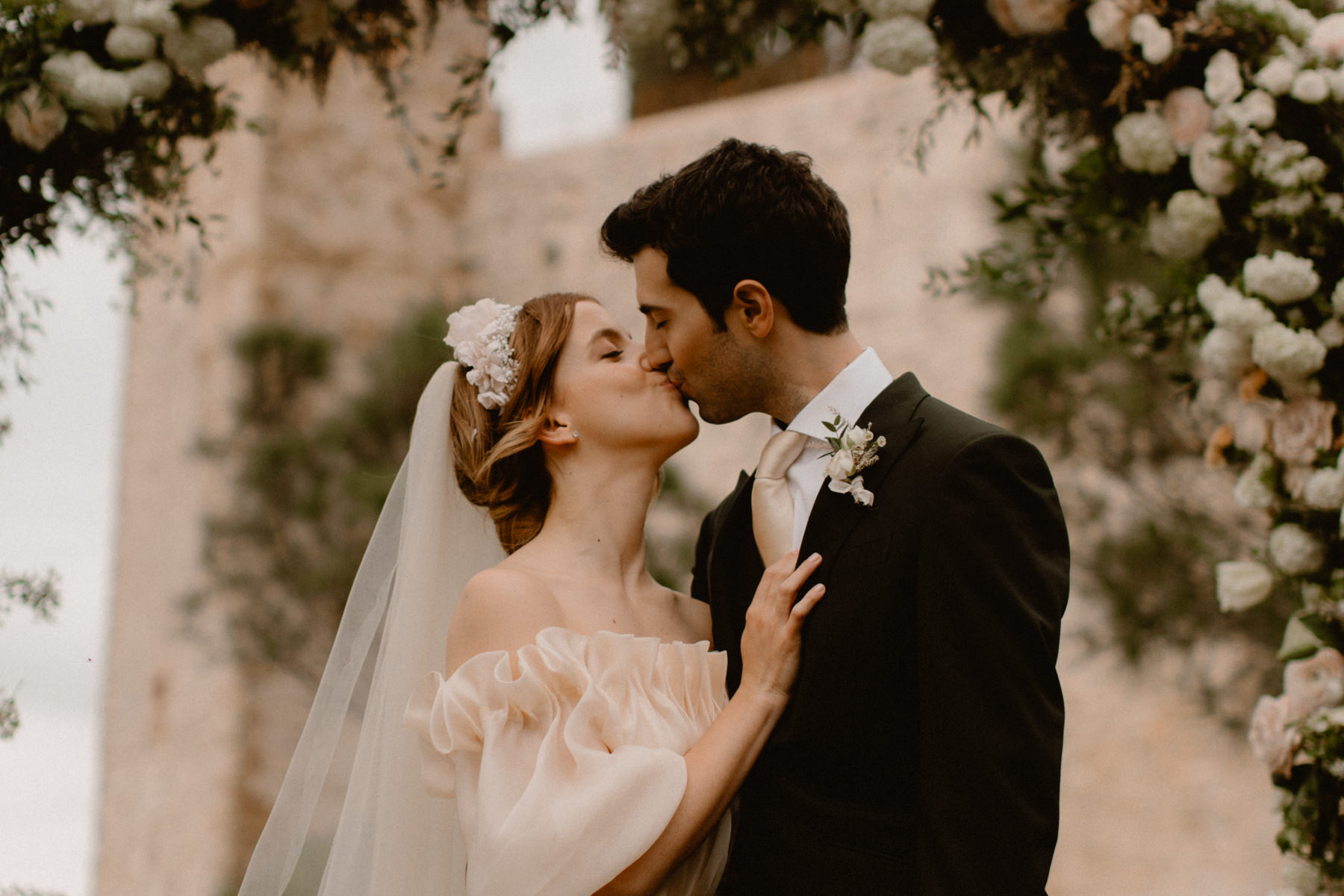 An elegant wedding in Tuscany at Castello Di Reschio