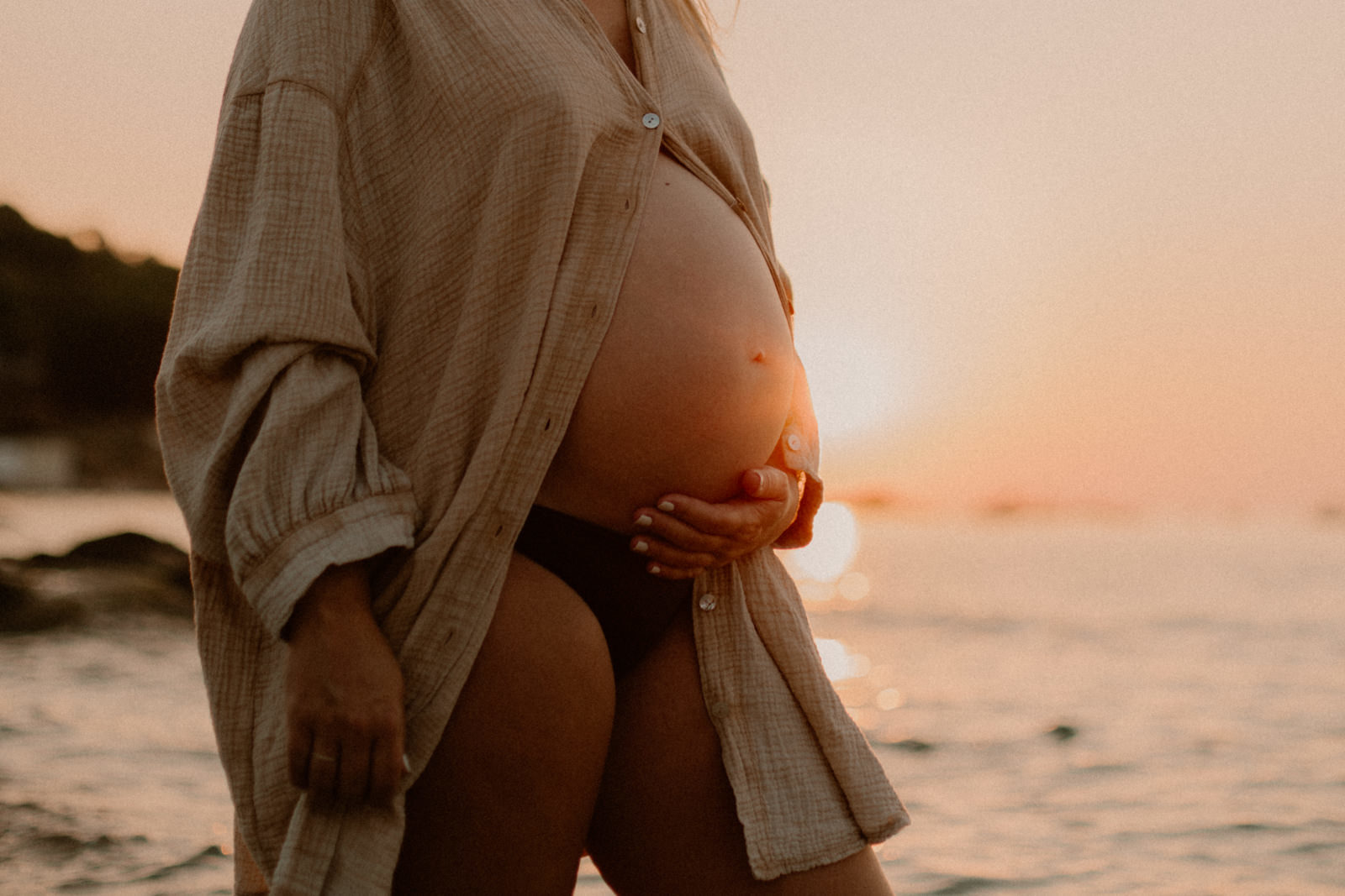 Femme enceinte photographe de grossesse à Ramatuelle