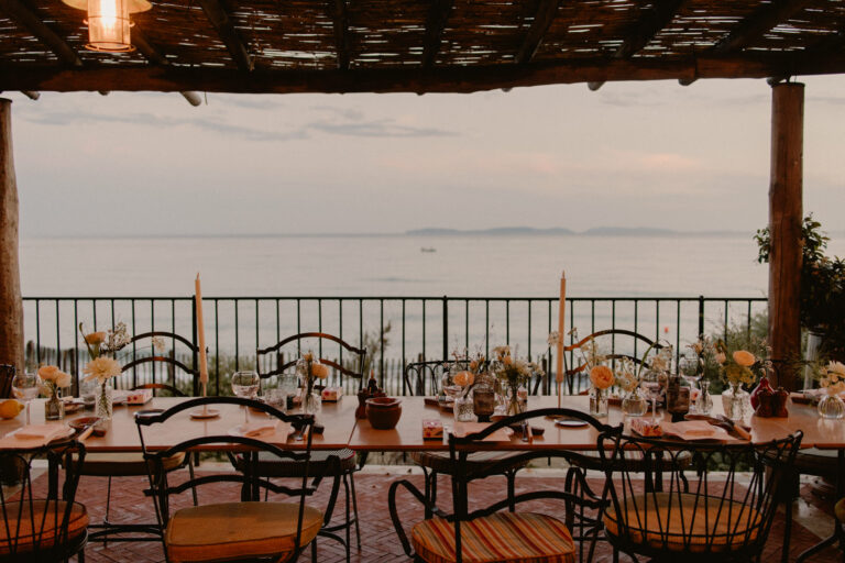 Une cérémonie laïque sur la plage de Lily of The Valley