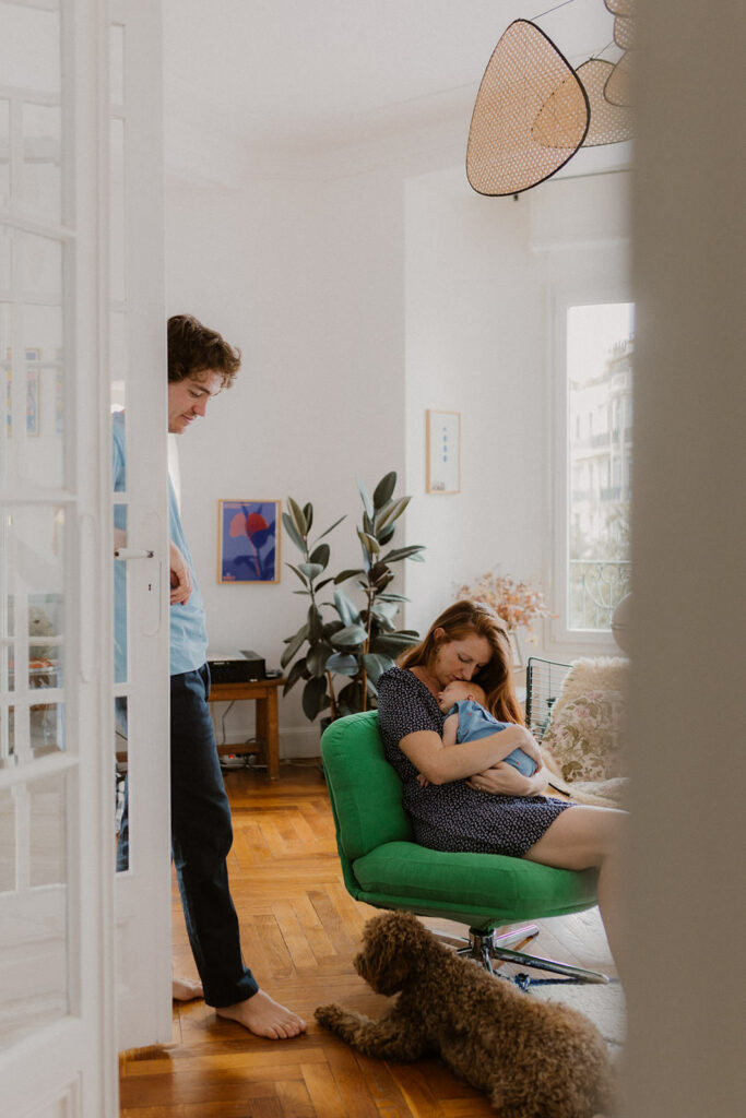 Seance photo de famille dans un appartement à Nice