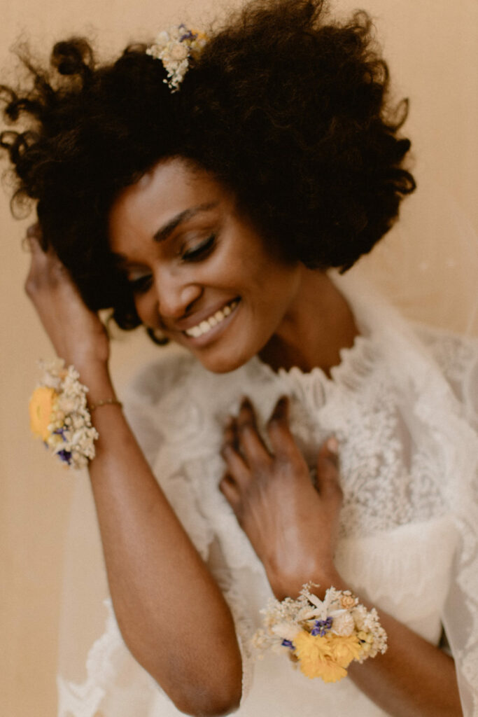 femme mariée noire souriante a nice