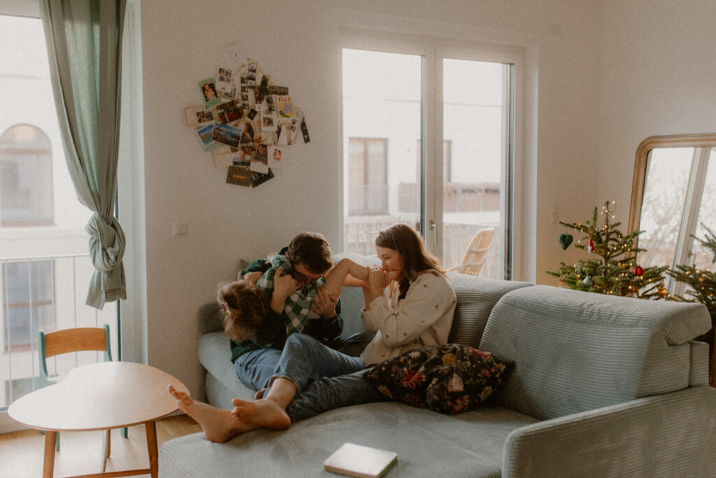 Séance famille à Berlin en hiver. Un Reportage en argentique et en numérique