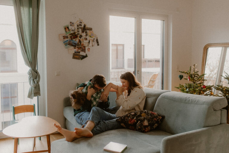 Séance famille à Berlin en hiver. Un Reportage en argentique et en numérique