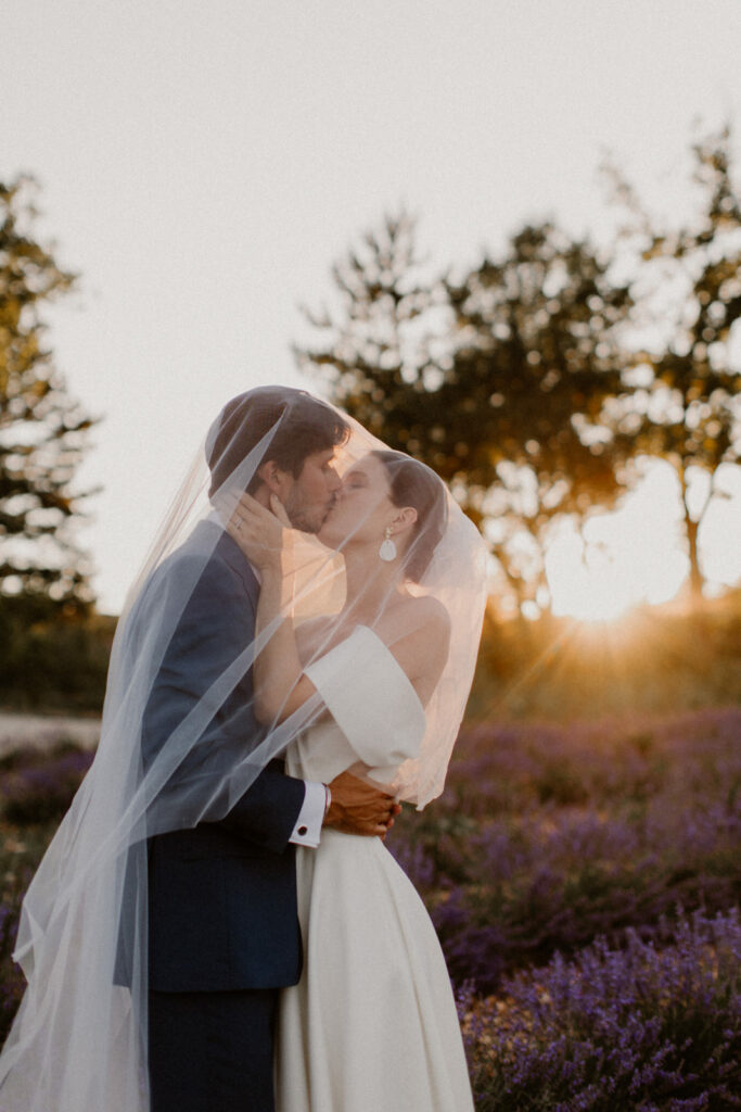 Wedding photography in Provence with sunset and lavender
