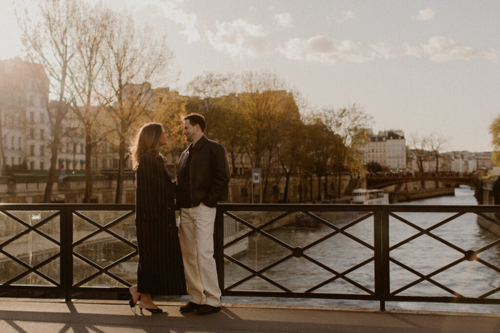 Natural couple portrait in Paris in spring